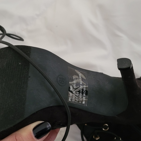 Lace up over the knee boot - Picture 4 of 7